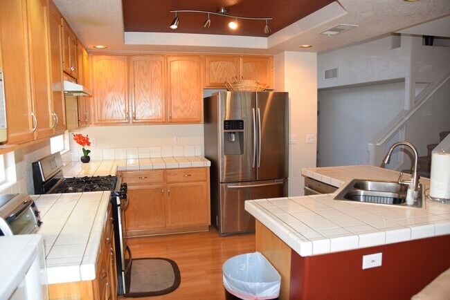 Building Photo - 8765 Country Pines Ave