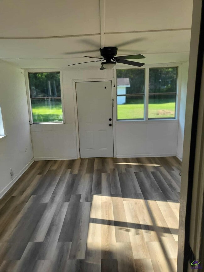 Building Photo - 2800 S Estates Rd