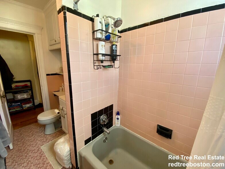 Building Photo - 5 Braemore Rd