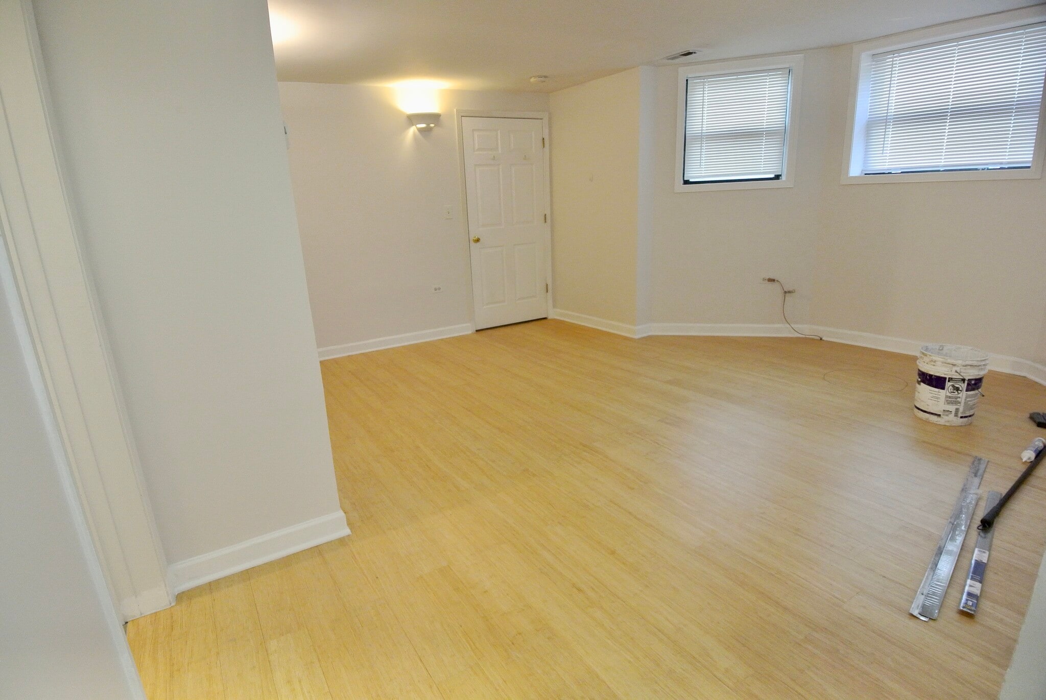 Building Photo - 3809 N Lakewood Ave #1