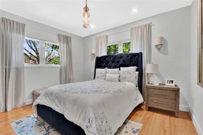 Building Photo - 1524 Siena Ave