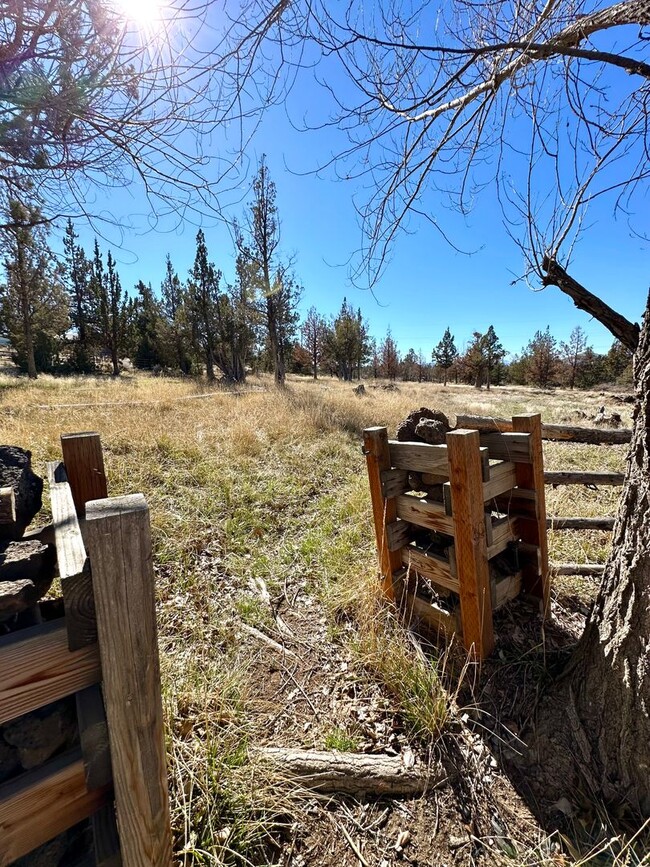 Building Photo - 333 SW 35th St