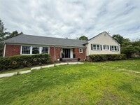Building Photo - 29 Eastview Dr
