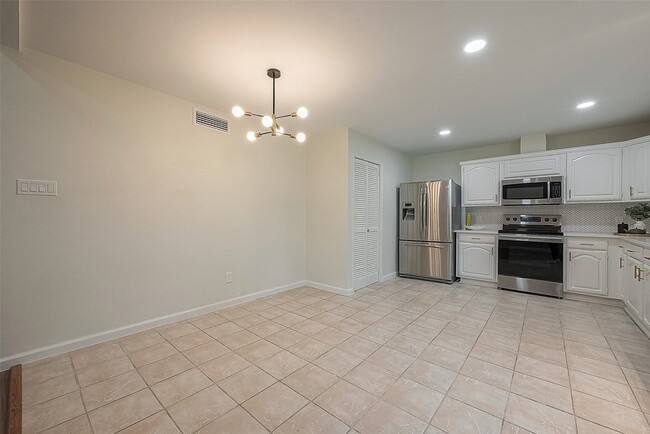 Building Photo - 16810 Sweno Ct
