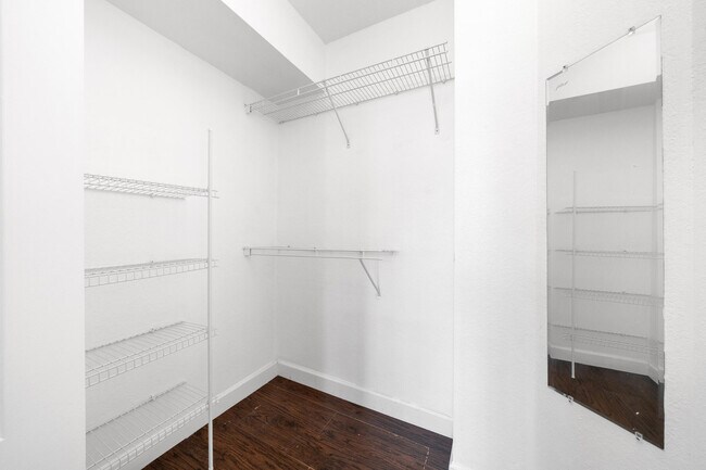 Building Photo - 1830 Radius Dr