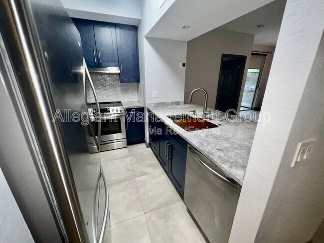 Building Photo - 5005 City St