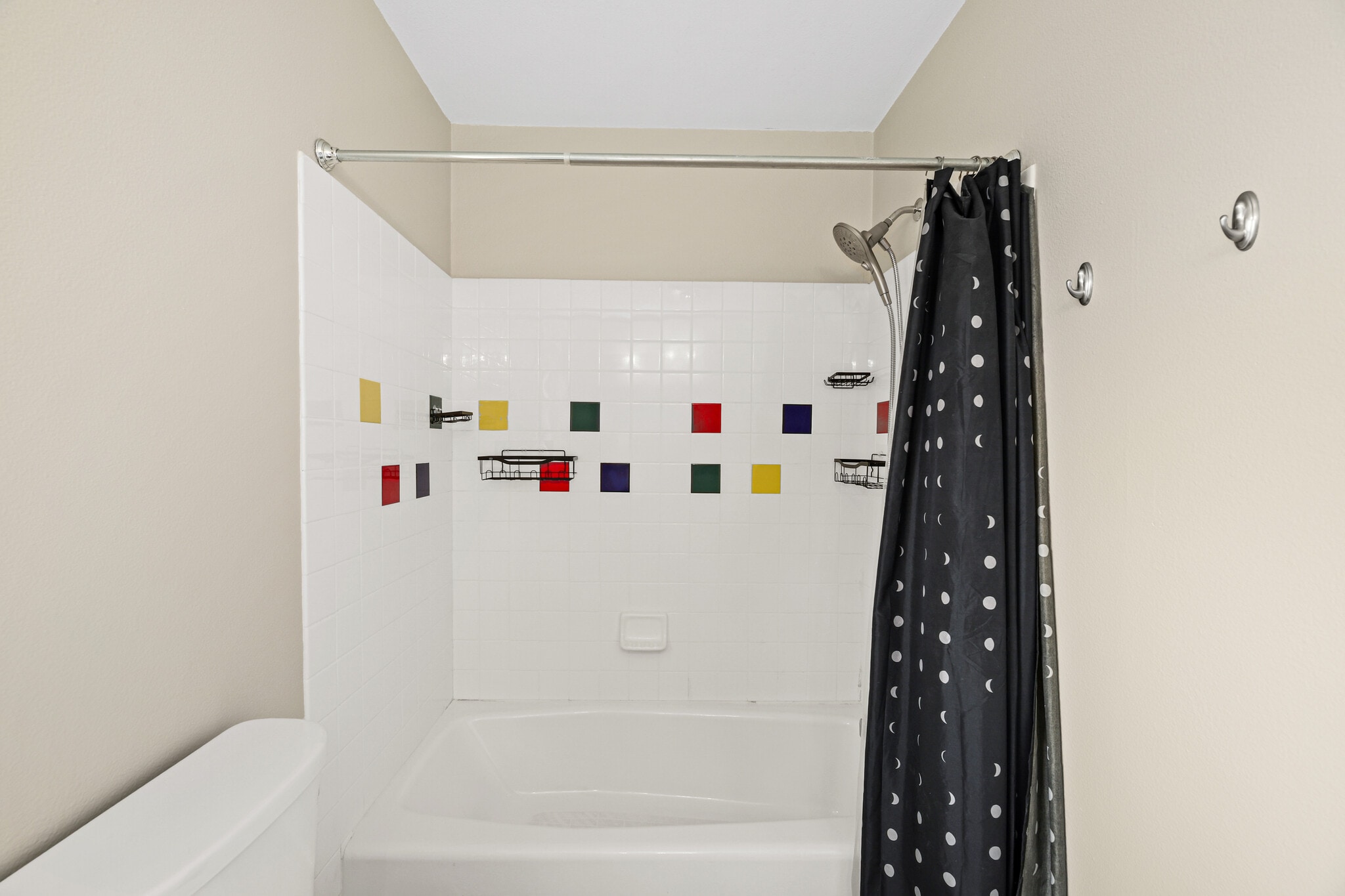 Main floor hall bath tub & shower - 4232 332nd Ave SE