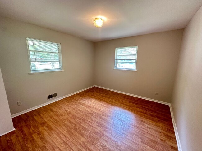 Building Photo - Home for Rent Near Mountain Brook