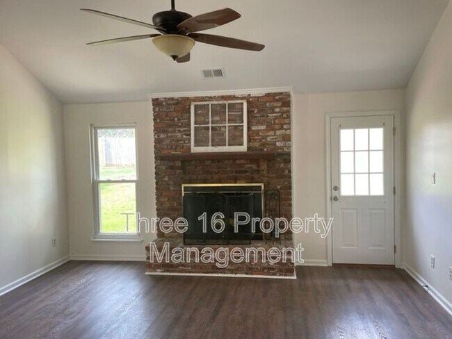 Building Photo - 4207 Fairfield Cir