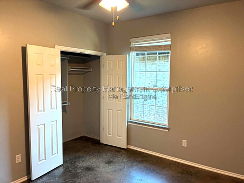 Building Photo - 7508 Redbud Villas Ct