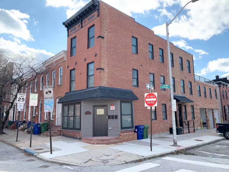 Building Photo - 1600 S Charles St