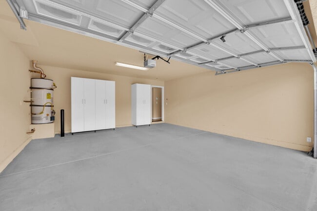 Building Photo - Beautiful 3 Bedroom Home!