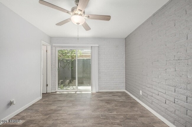 Building Photo - 1118 S McClintock Dr