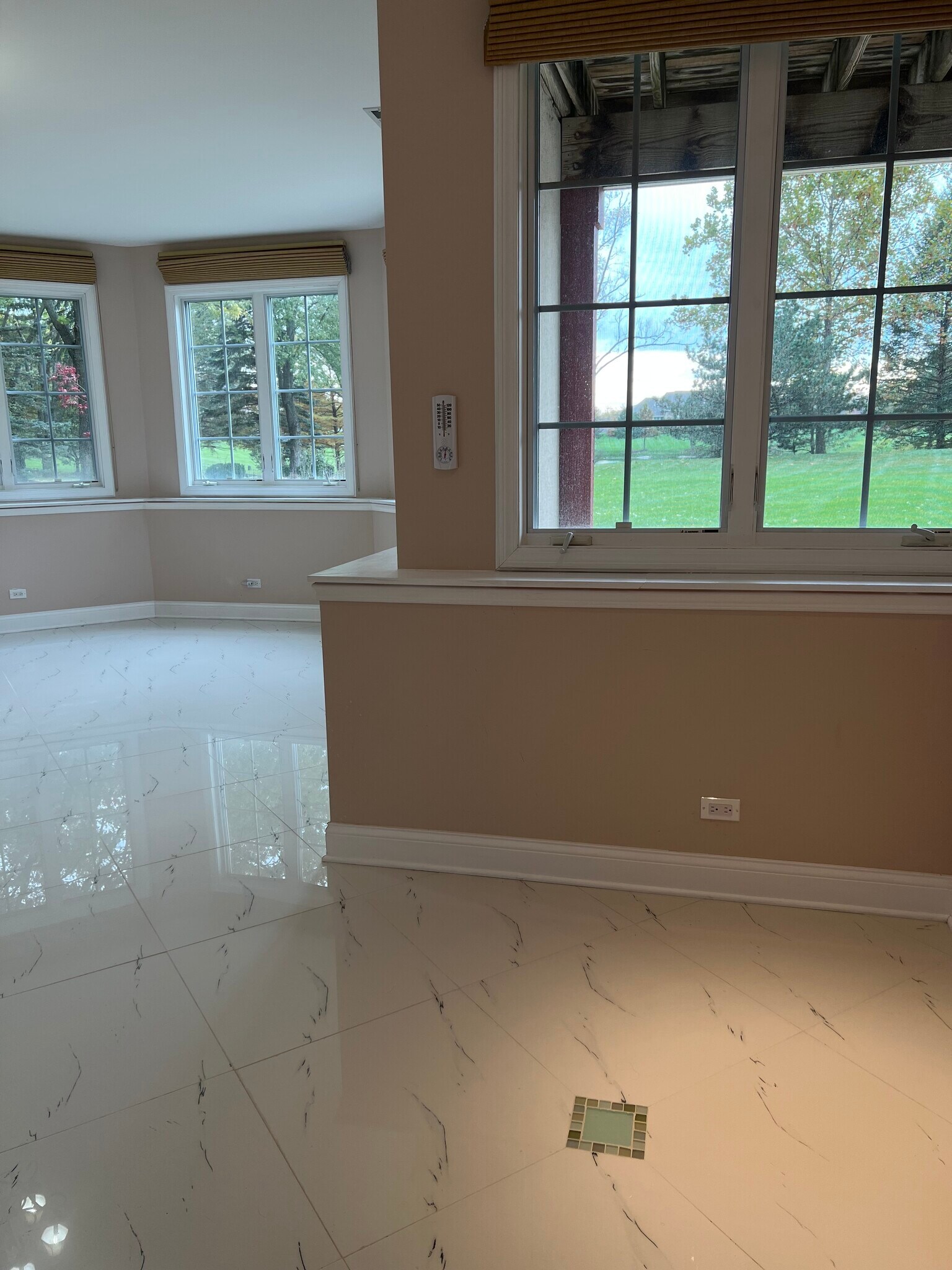 Master bedroom - 7N201 Windsor Dr
