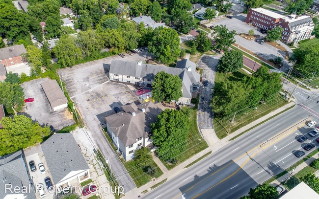 Building Photo - 1301 University Ave
