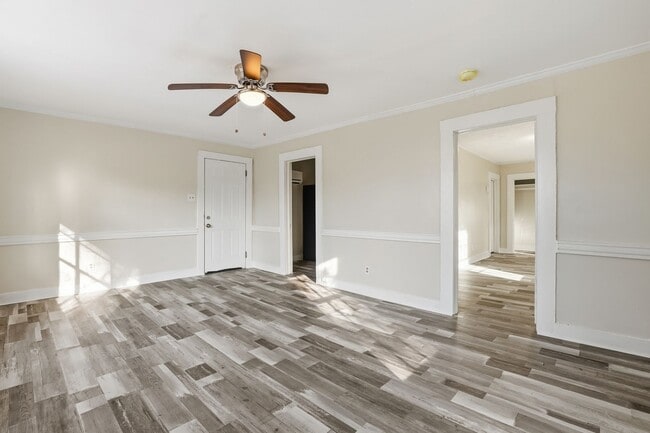 Building Photo - 1303 E 33rd St