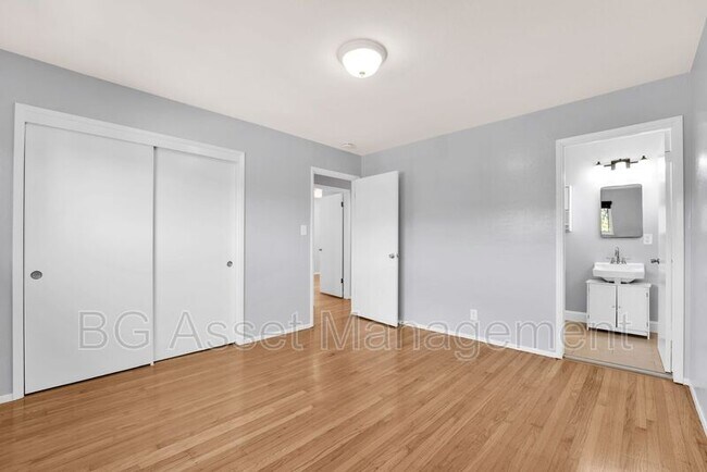 Building Photo - 6249 Highland Ave