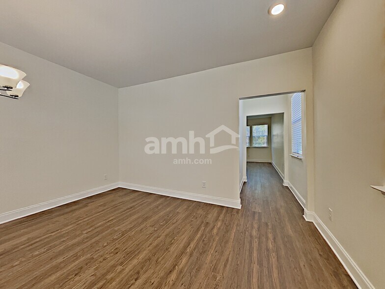 Building Photo - 124 Lindridge Dr