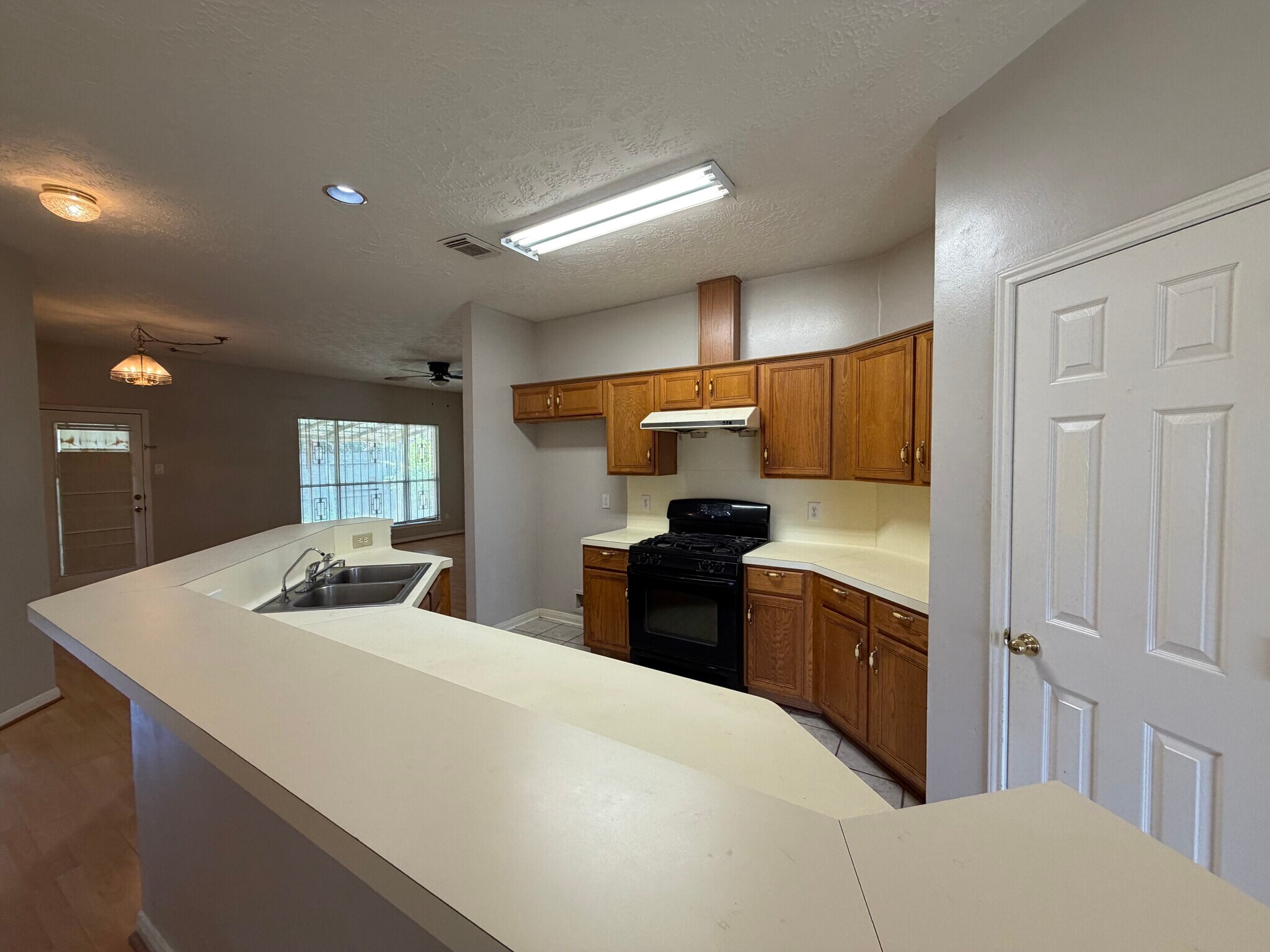 Building Photo - 13403 Agarita Ln