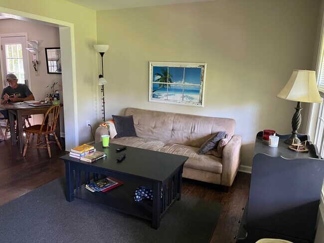 Building Photo - 276 Isle Of Pines Rd