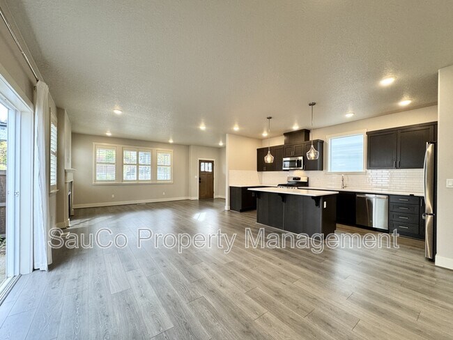 Building Photo - 14419 SW 168th Ave