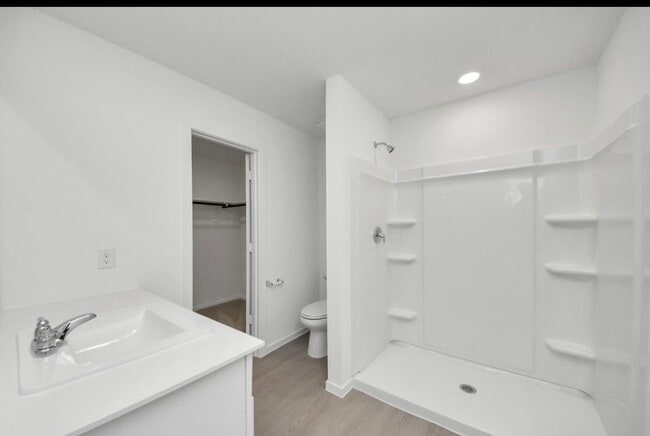 Building Photo - 27438 Sweetwater Bay Dr