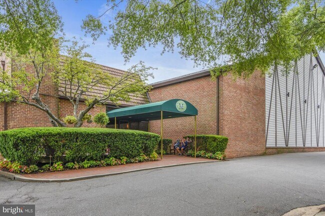 Building Photo - 6800 Fleetwood Rd