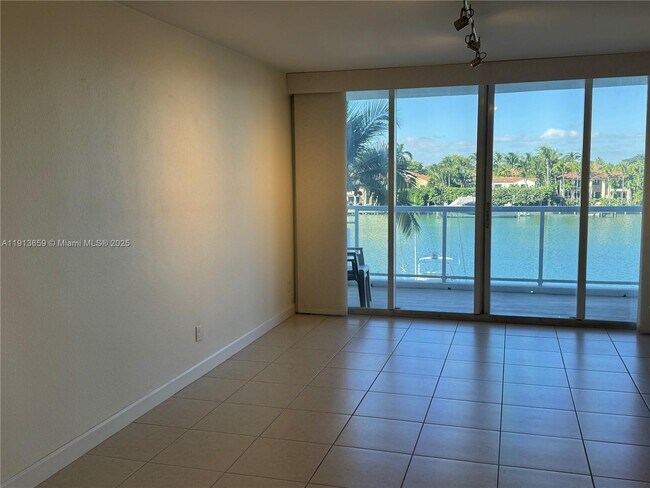 Building Photo - 5600 Collins Ave