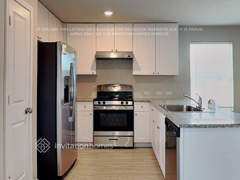 Building Photo - 3342 Kornberg Dr