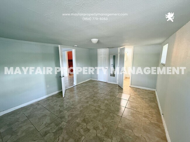 Building Photo - 400 Opa-Locka Blvd