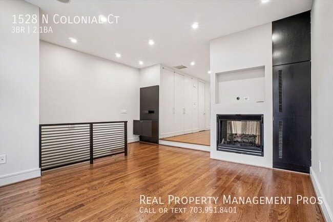 Building Photo - 1528 N Colonial Ct