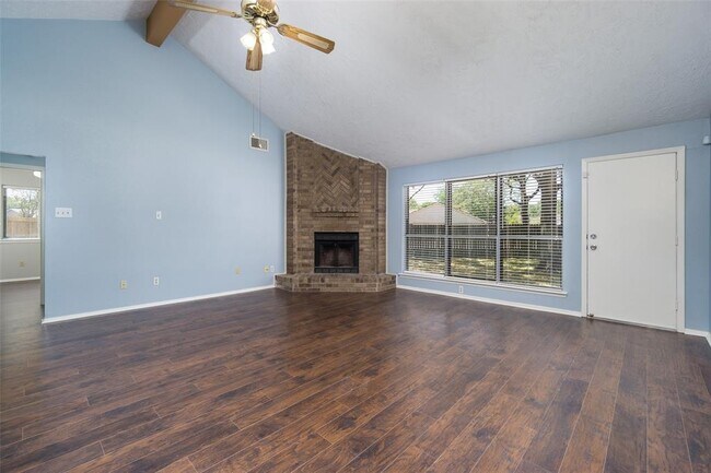 Building Photo - 2902 Laurelridge Dr