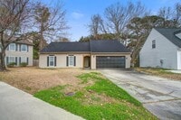 Building Photo - 2451 Castlereagh Rd