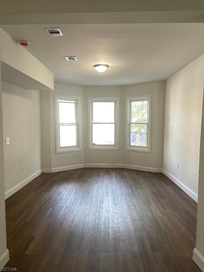 Primary Photo - 146 Johnson Ave