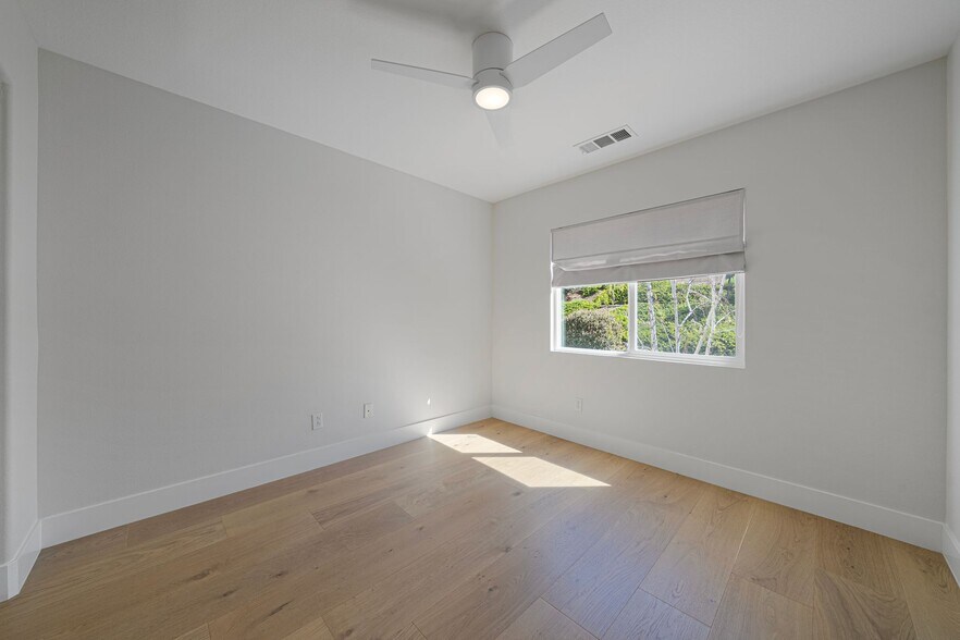 Building Photo - 25352 Avanti Ct