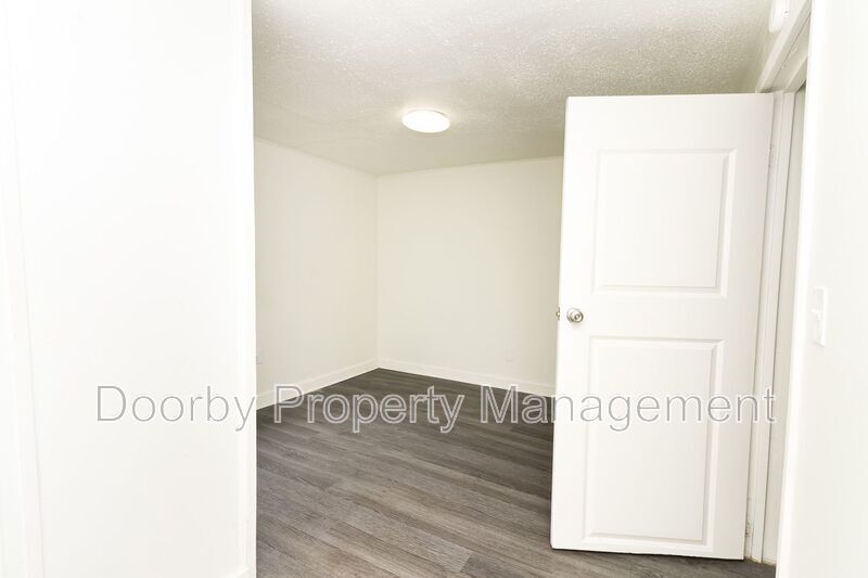 Building Photo - 4902 13th Ave