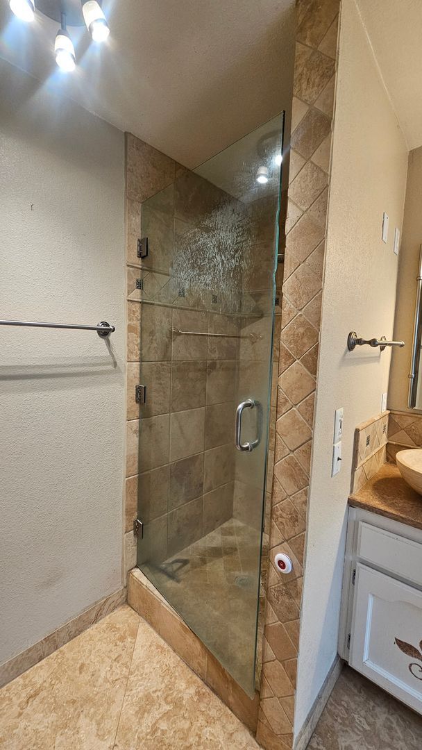 Building Photo - Great NW home with POOL & SOLAR!