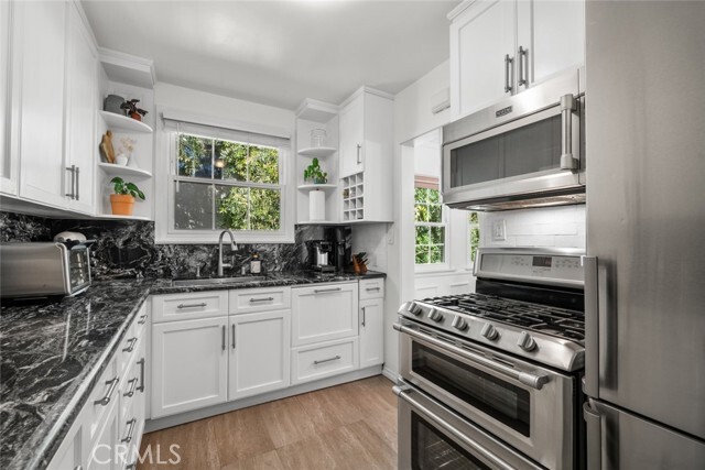 Building Photo - 15234 Dickens St