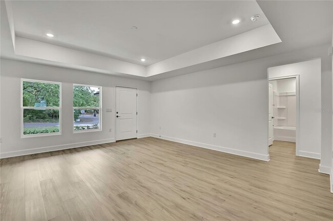 Building Photo - 3390 Dristol Ave