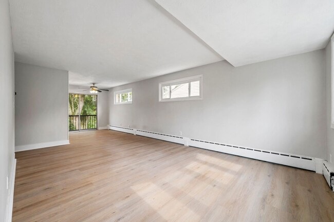 Building Photo - Gorgeous 3 bedroom home in Penn Hills avai...
