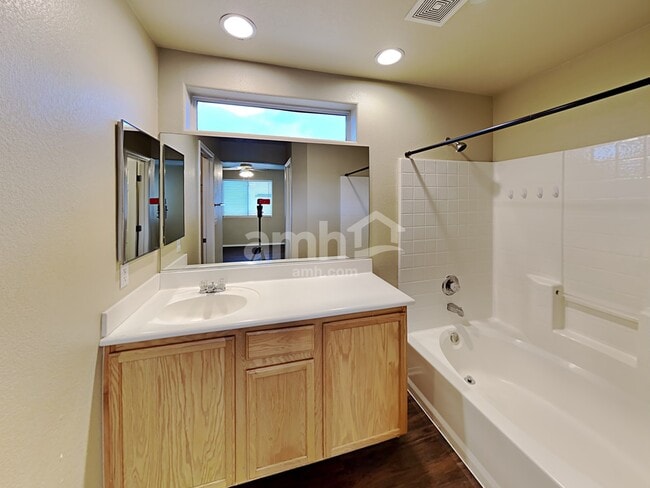 Building Photo - 3909 Bayamon St