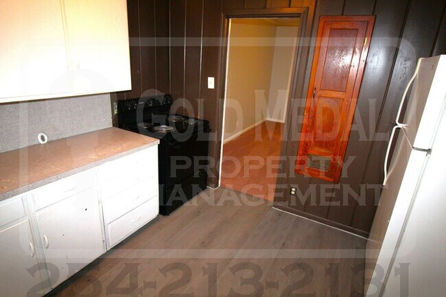 Building Photo - 625 Brook Dr