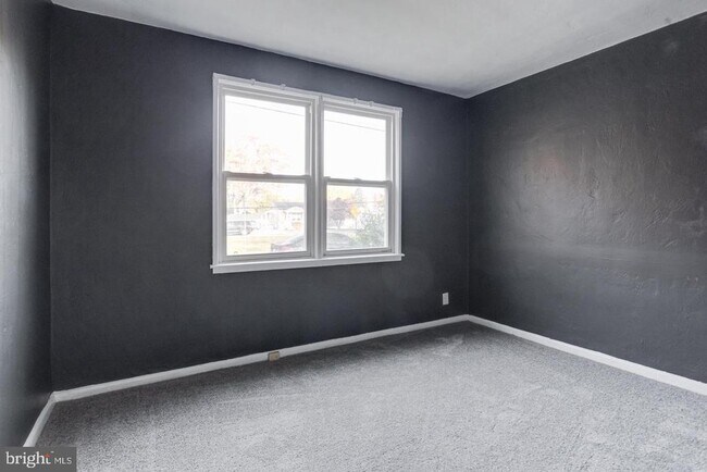 Building Photo - 2 Chesapeake Ct