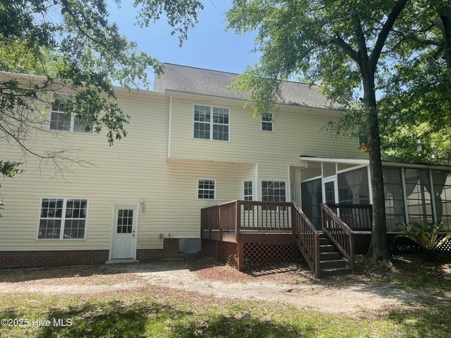 Building Photo - 151 Bayshore Dr