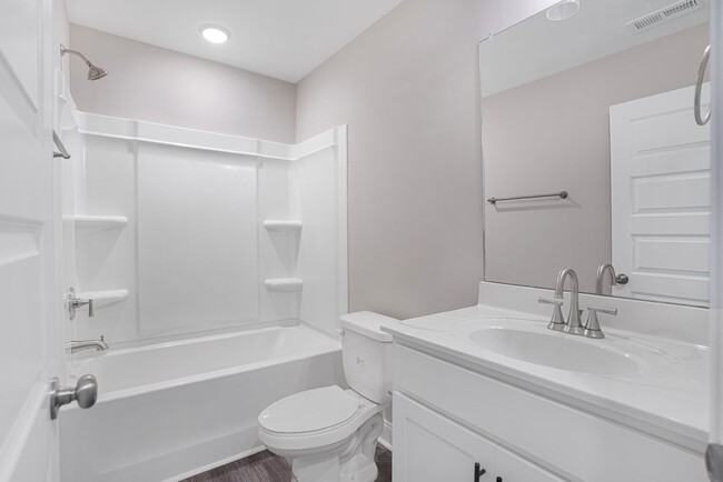 Building Photo - 22 Highland Blf Wy