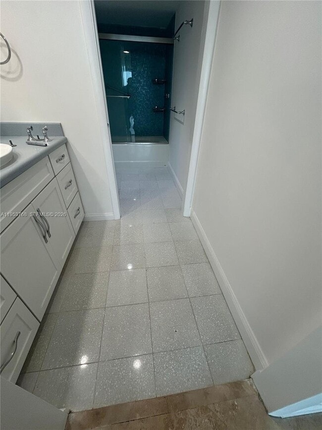 Building Photo - 881 Ocean Dr