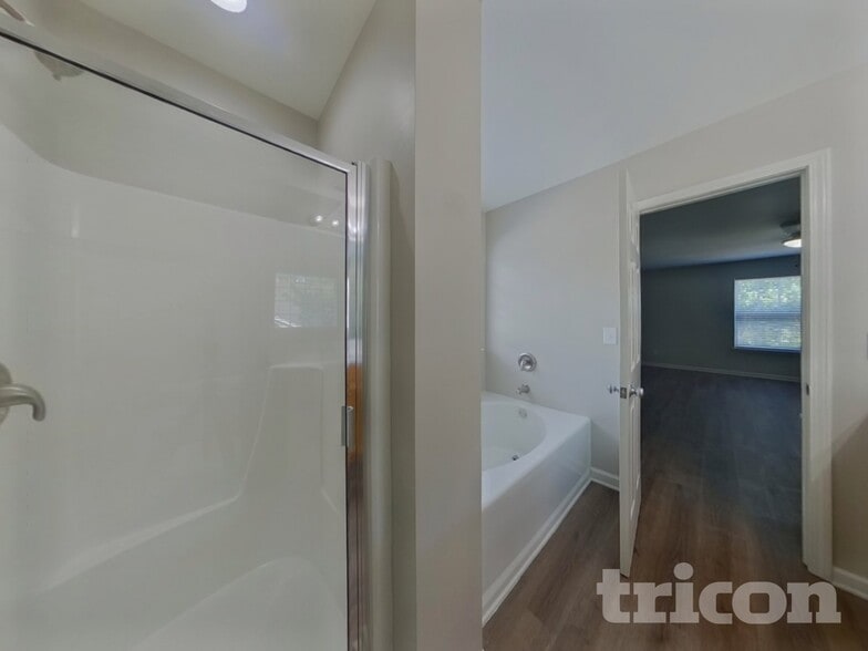 Building Photo - 11035 Elven Dr