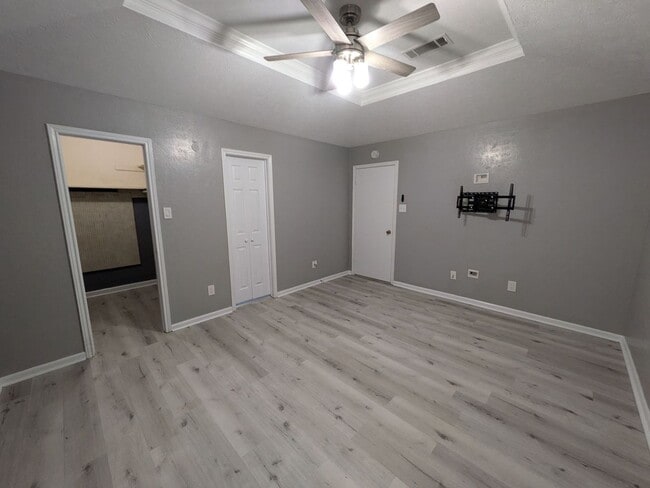 Building Photo - 3570 Briar Creek Dr