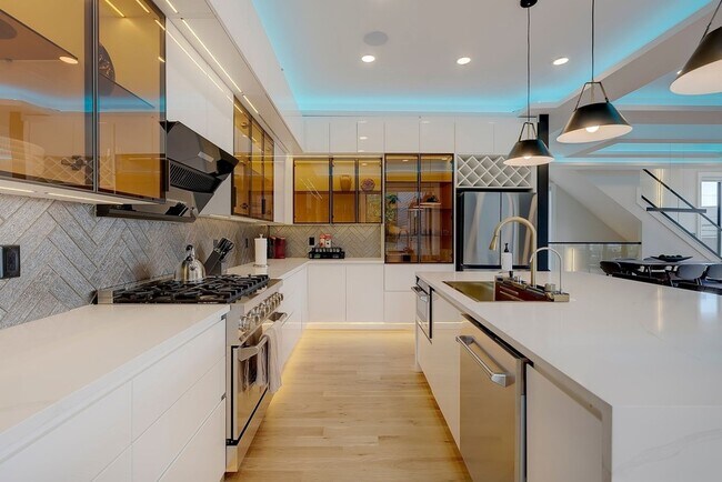 Building Photo - 2111 Cahal Ave