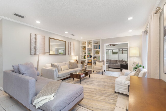 Building Photo - 10 Sailfish Ln